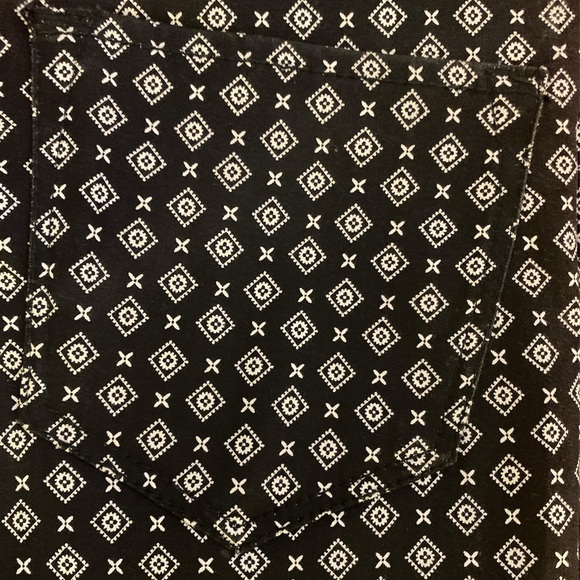 So black and white pattern jegging NWOT women size 1 - Picture 6 of 6